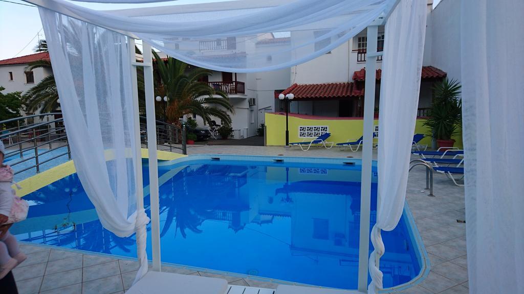 Hotel Mando Marathókampos エクステリア 写真