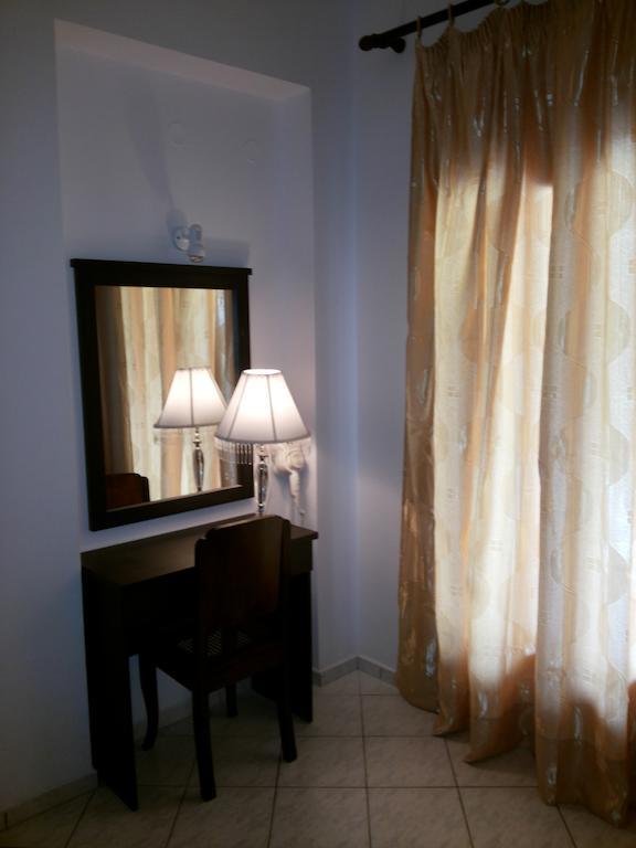 Hotel Mando Marathókampos 部屋 写真